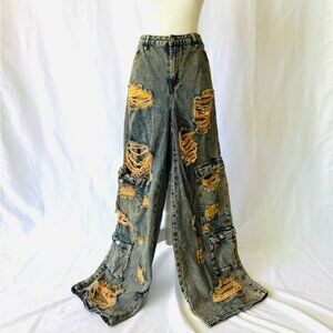 Fashion Nova Distressed Wide-Leg Cargo Jeans – Size 11